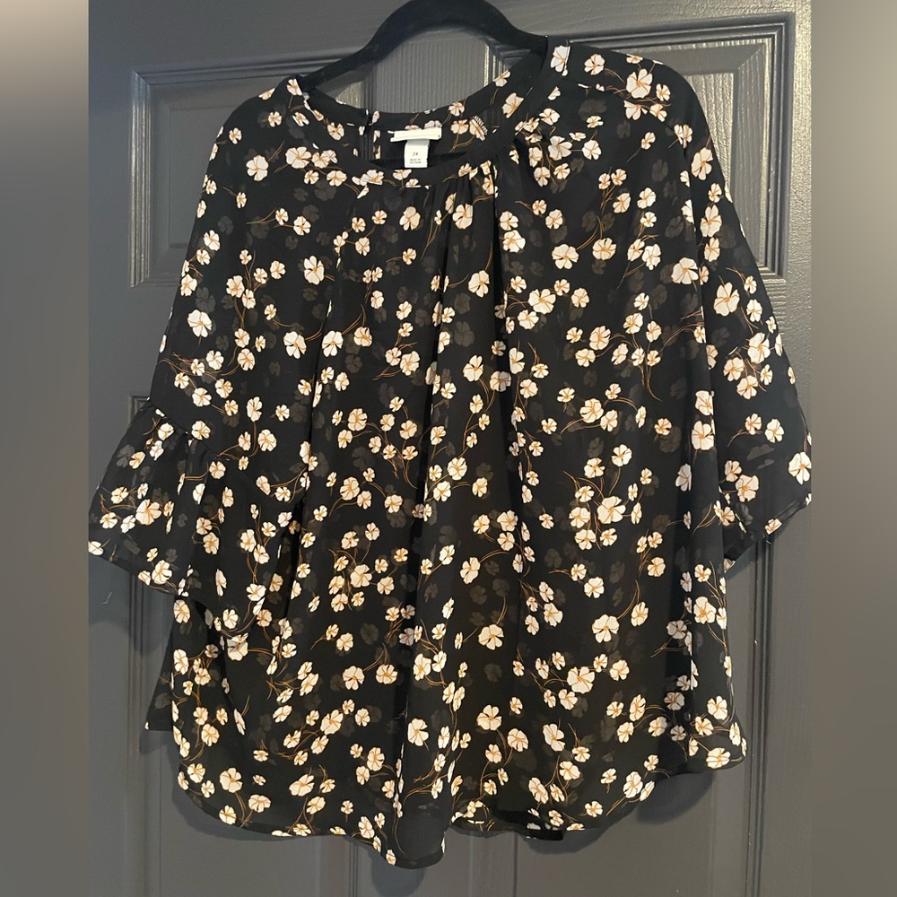 Ava & Viv 2X sheer top with floral design